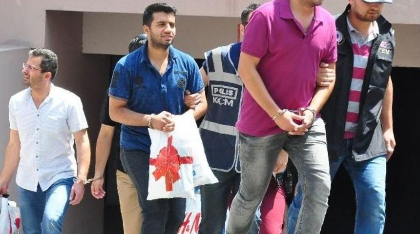 İzmir&rsquo;de 25 Kişi Adliyeye Sevk Edildi