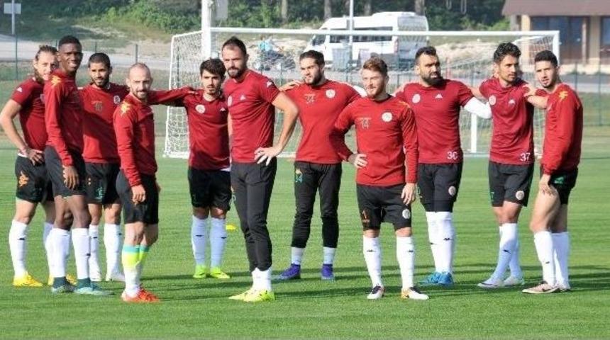 Alanyaspor Kamp &Ccedil;alışmalarını &Ccedil;ift Antrenmanla S&uuml;rd&uuml;rd&uuml;