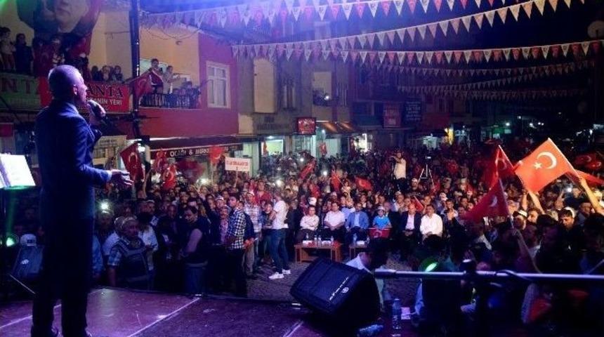 Mustafa Yıldızdoğan Giresun&rsquo;da Demokrasi N&ouml;betine Destek Verdi.