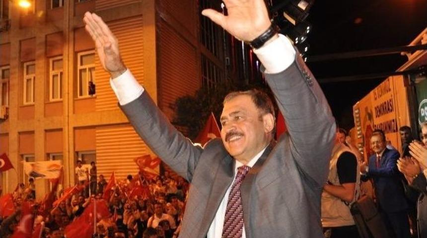 Bakan Eroğlu Balıkesir&rsquo;de Demokrasi N&ouml;betine Katıldı
