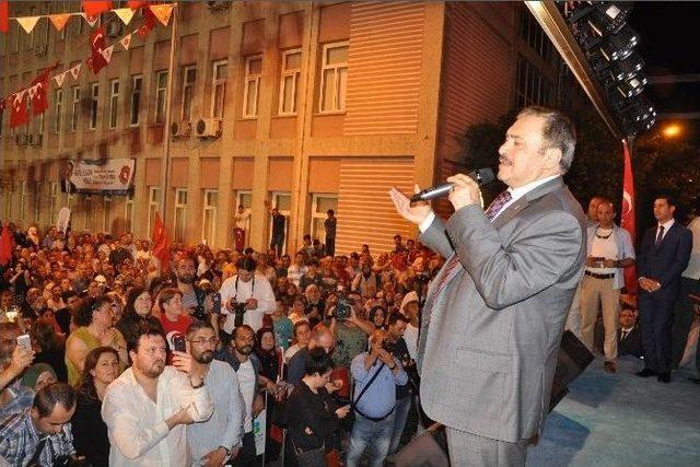 Bakan Eroğlu Balıkesir’de Demokrasi Nöbetine Katıldı