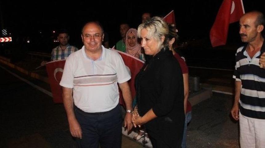 Vali Amir &Ccedil;i&ccedil;ek: "operasyon S&uuml;r&uuml;yor"