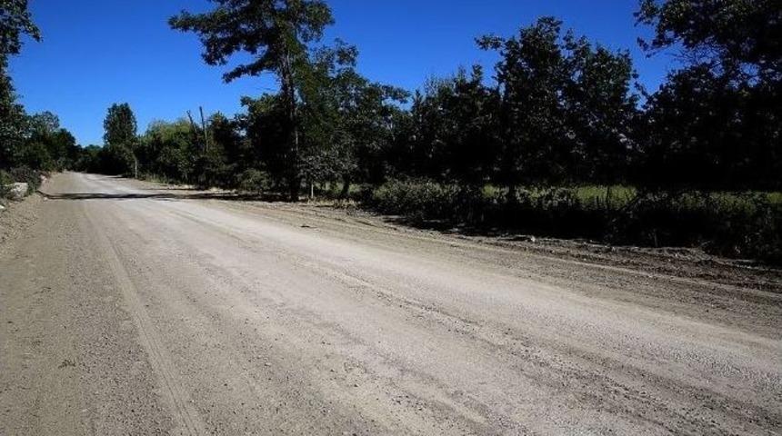 &Uuml;z&uuml;ml&uuml;-bayırbağ K&ouml;y Yolunda Genişletme &Ccedil;alışmaları