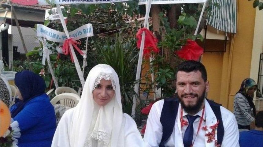 Engelleri Aşıp, D&uuml;nya Evine Girdiler