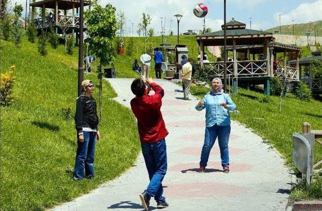 Sincanlılar Serapark’a Akın Ediyor