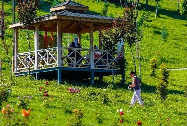 Sincanlılar Serapark’a Akın Ediyor