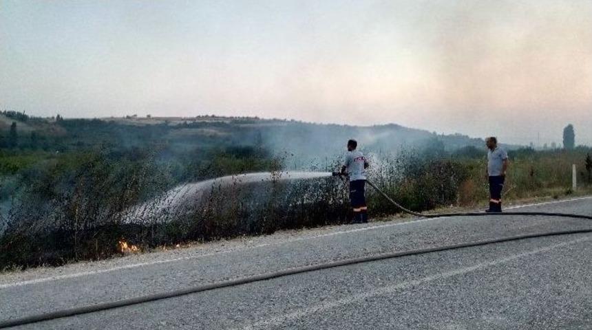 Lapseki&rsquo;de Anız Yangını