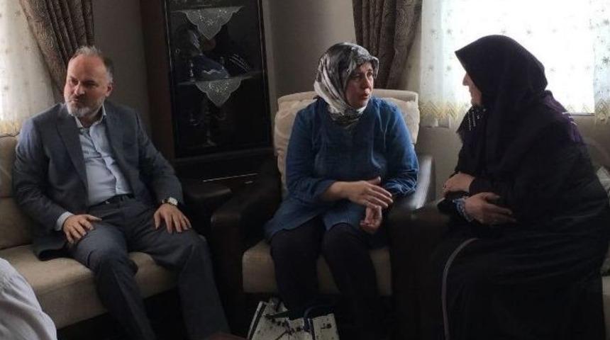 Cumhurbaşkanı Başdanışmanı Gedikli&rsquo;den Darbe Girişimi Gecesi Şehit Olanların Ailesine Ziyaret