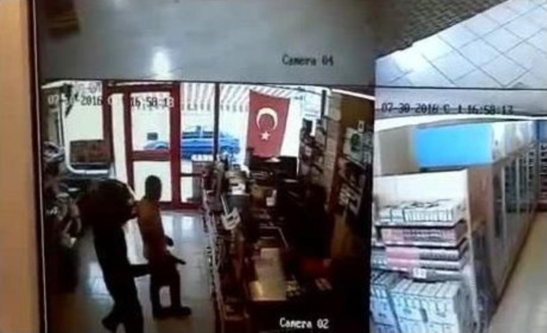 Kasklı Soyguncunun Parmak İzi Hassasiyeti G&uuml;venlik Kamerasında