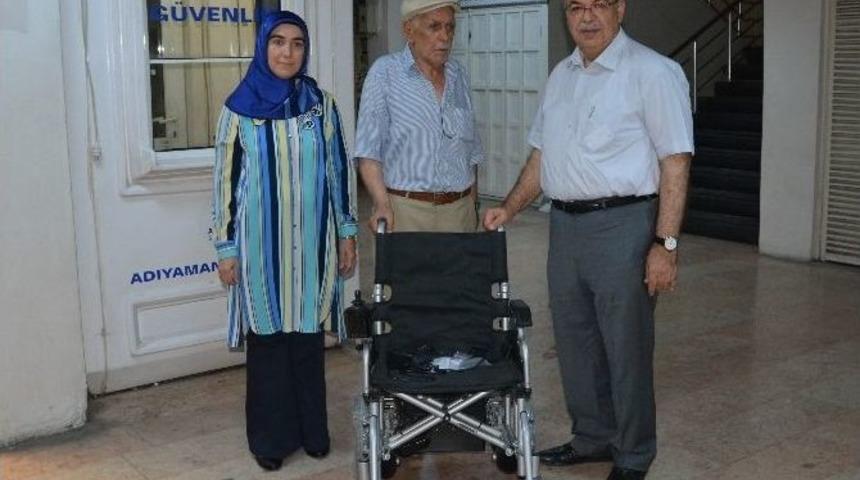 Tekerlekli Sandalyeler İhtiya&ccedil; Sahiplerine Ulaştırılıyor