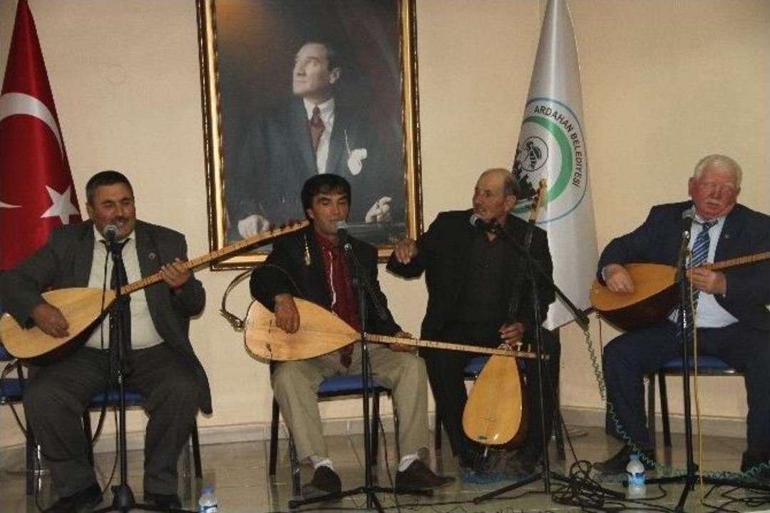 Aşıkların &rsquo;darbe&rsquo; Atışması