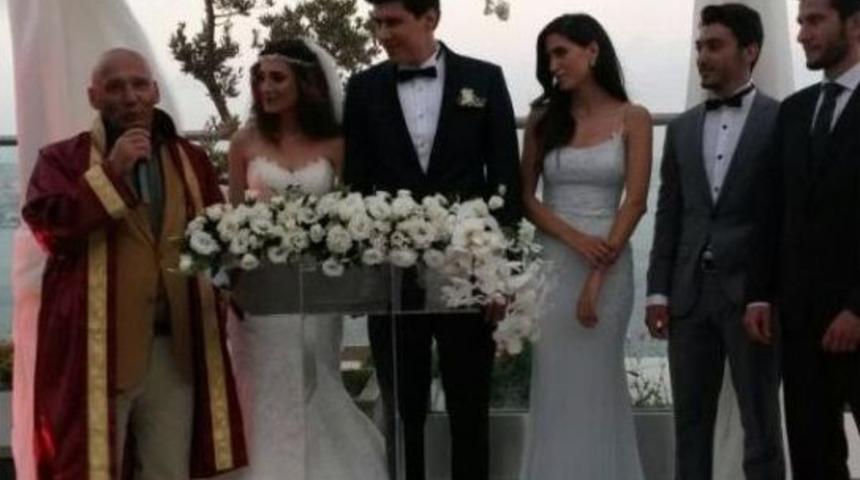 Başkan Altınok &Ouml;z Gen&ccedil; &Ccedil;iftin Mutluluğunu Paylaştı