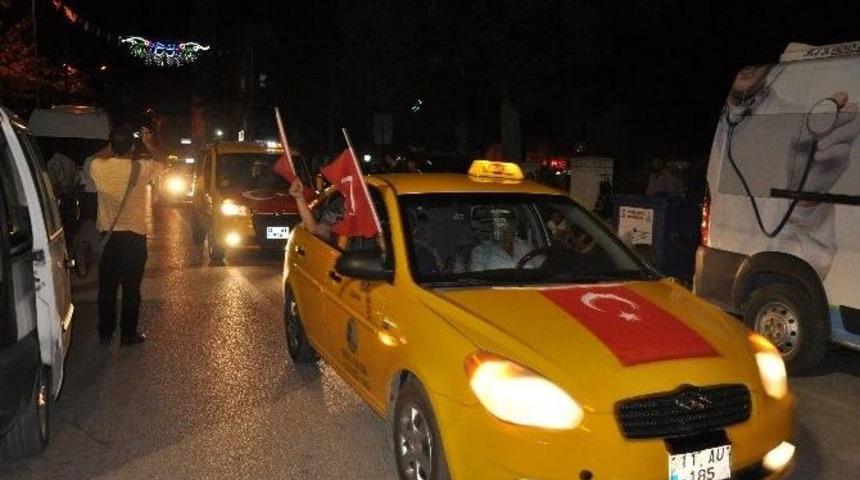 Bilecikli Taksicilerden Demokrasi N&ouml;betine Destek