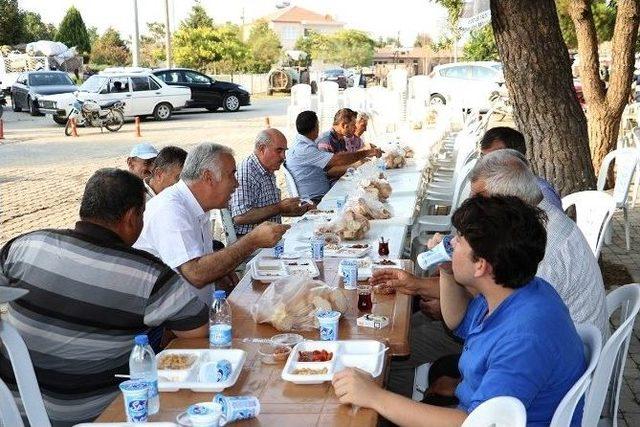 Veziroğlu’nun Hayır Yemeğine Büyük İlgi