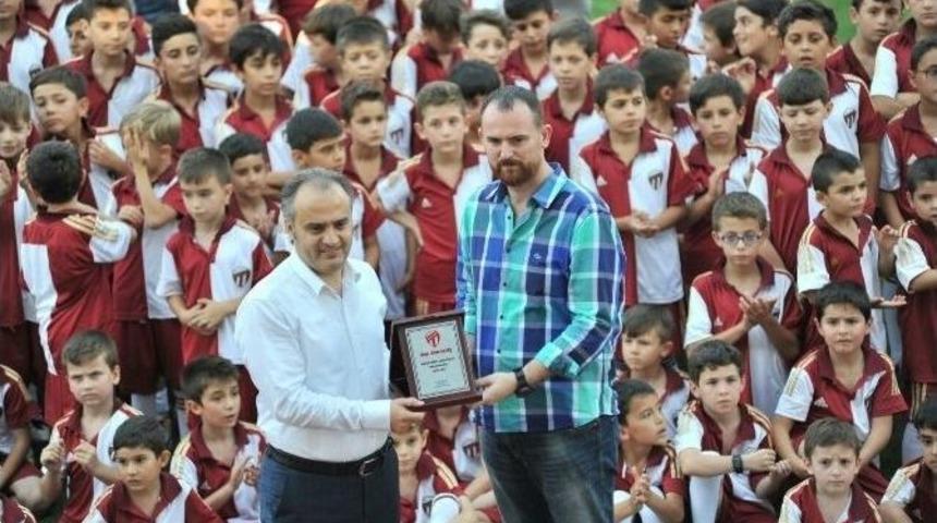 İneg&ouml;lsporlu Miniklere Sertifikaları Verildi