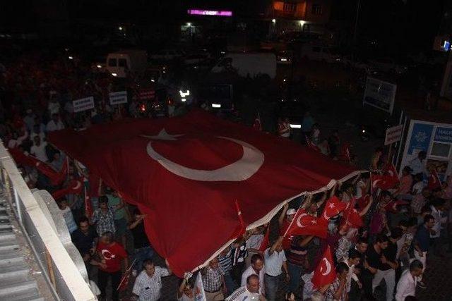 Çine’de Binlerce Kişi Demokrasi İçin Yürüdü