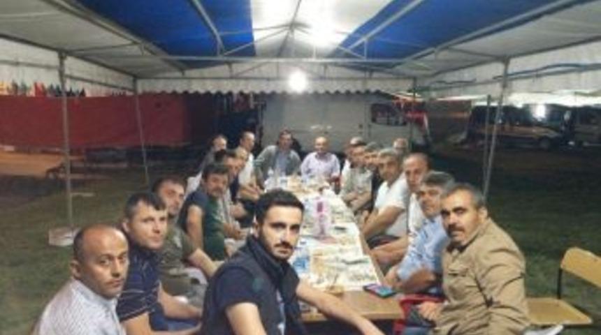 Hisarcıklılar, Demokrasi N&ouml;betini &Ccedil;adırda S&uuml;rd&uuml;r&uuml;yor