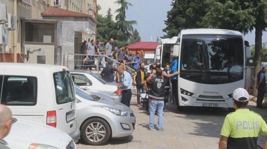 Rize&rsquo;de Fet&ouml; Darbe Girişimi Kapsamında G&ouml;zaltına Alınan 50 Polisten 36&rsquo;sı Bug&uuml;n Adliyeye &Ccedil;ıkartıldı