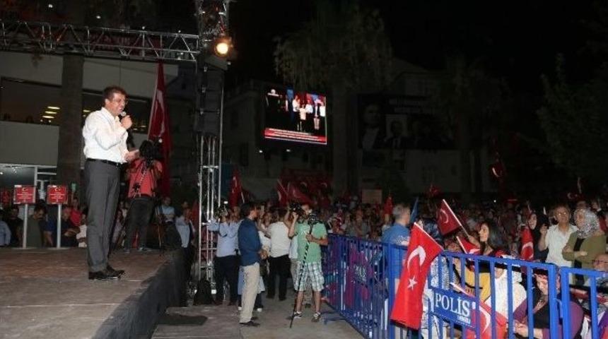 Denizli B&uuml;y&uuml;kşehir Demokrasi Şehitlerine Sahip &Ccedil;ıkıyor