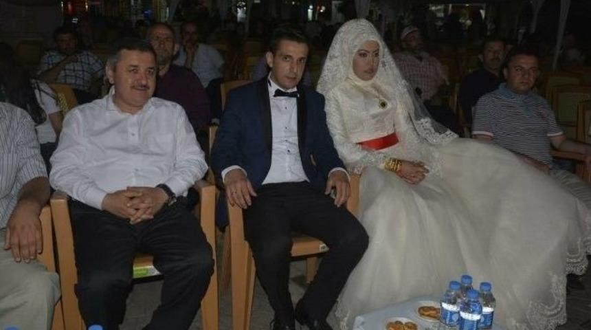 D&uuml;ğ&uuml;nden &Ccedil;ıkıp Demokrasi N&ouml;betine Geldiler