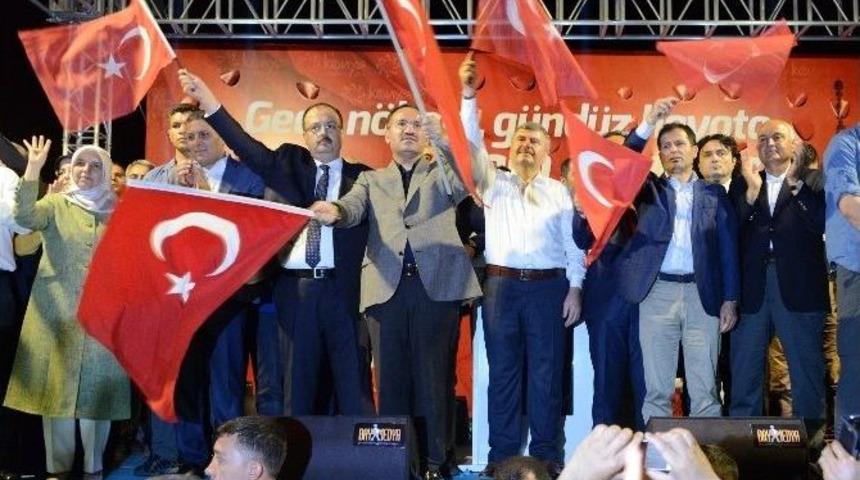 Bakan Bozdağ: "halkın G&uuml;c&uuml;, Tankın G&uuml;c&uuml;nden B&uuml;y&uuml;kt&uuml;r"