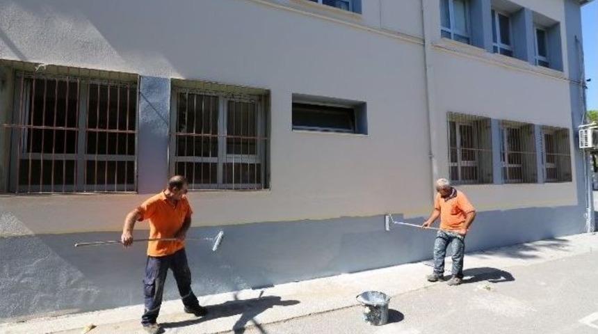 Sel&ccedil;uk&rsquo;ta Minikler Tatilde, Okullar Bakımda