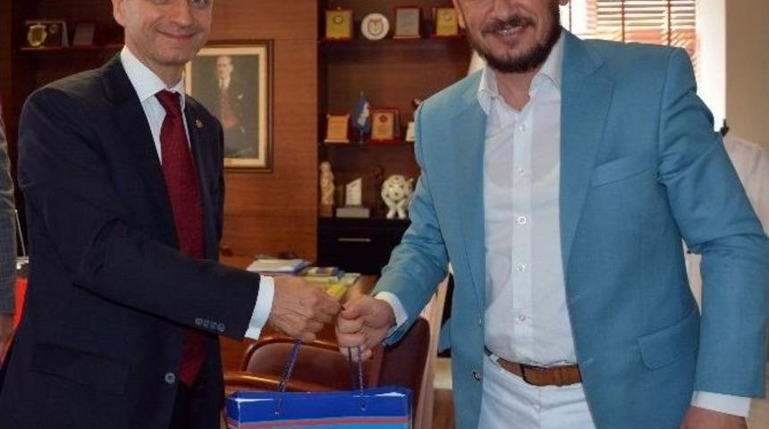 Makedonya B&uuml;y&uuml;kel&ccedil;isi Mucunski&rsquo;den Ayto&rsquo;ya Ziyaret