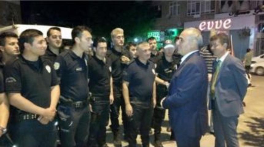 Kaymakamı Kılı&ccedil;&rsquo;tan Demokrasi N&ouml;betine Katılan Polislere Teşekk&uuml;r