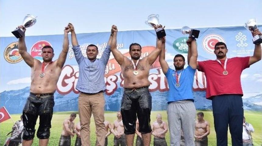 Alanya G&ouml;kbel&rsquo;de Başpehlivan Yeşil Yeşil