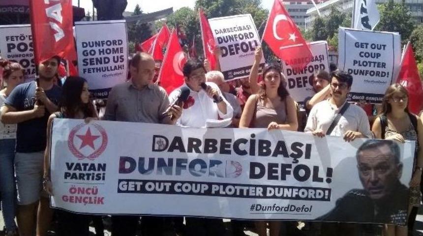 Abd Genelkurmay Başkanı Dunford&rsquo;a Bavullu Protesto
