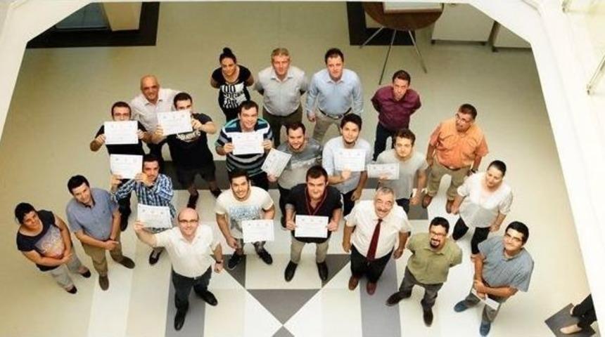 Yazılım Kampına Katılan &Ouml;ğrencilere Sertifika