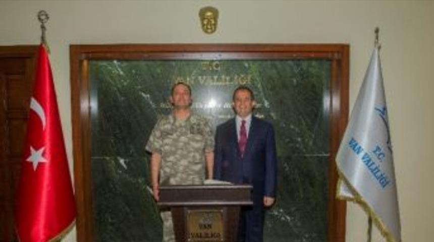 Korgeneral Temel&rsquo;den Vali Taşyapan&rsquo;a Veda Ziyareti
