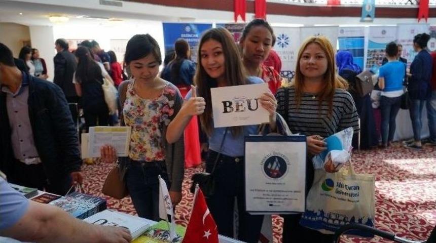 &Ouml;ğrenciler Be&uuml; Standına Yoğun İlgi G&ouml;sterdi