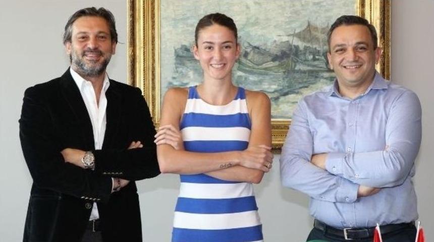 Yakın Doğu &Uuml;niversitesi&rsquo;nden Olcay &Ccedil;akır Hamlesi