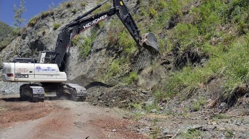 B&uuml;y&uuml;kşehir Belediyesi&rsquo;nin Kırsaldaki Yol &Ccedil;alışmaları S&uuml;r&uuml;yor