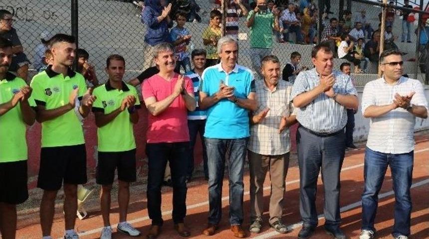 Başkan Şirin Minikler Futbol Turnuvası Final T&ouml;renine Katıldı