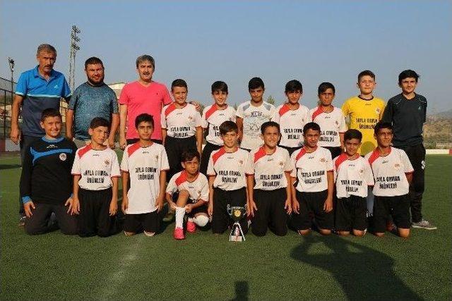 Başkan Şirin Minikler Futbol Turnuvası Final Törenine Katıldı