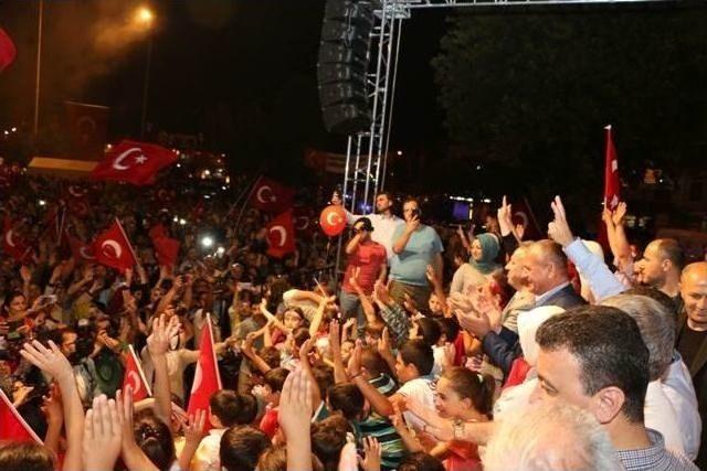 Düzce Ve İlçelerinde Demokrasi Nöbetleri Devam Ediyor