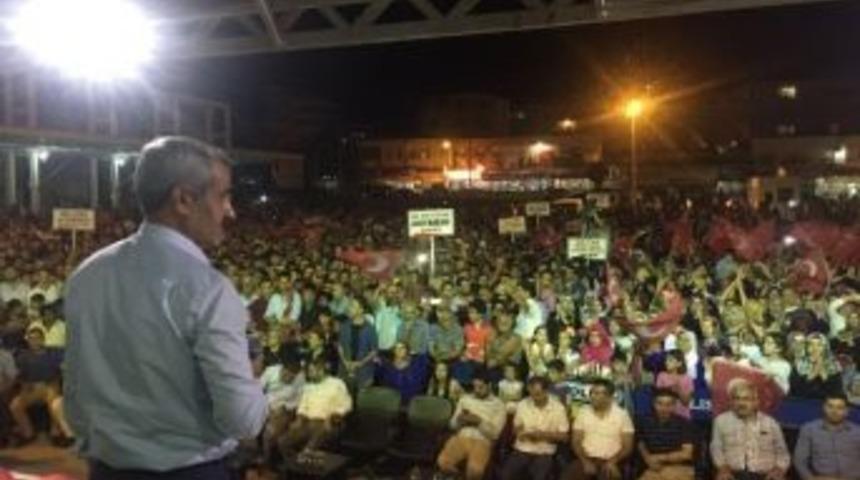 Kahta&rsquo;da Coşkulu Demokrasi Mitingi