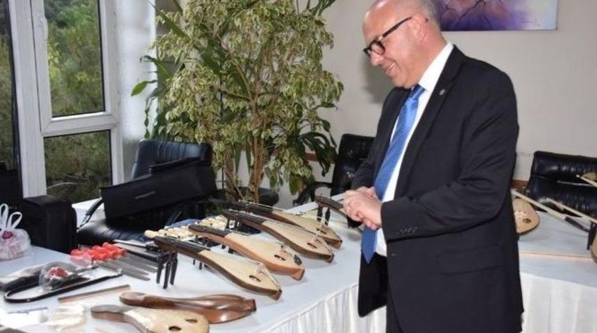 Çalgı Yapım Atölyesi Yeni Binasına Taşınıyor