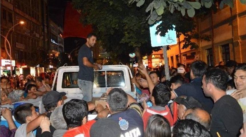 S&uuml;t &Uuml;reticilerinden Vatandaşlara S&uuml;tla&ccedil;