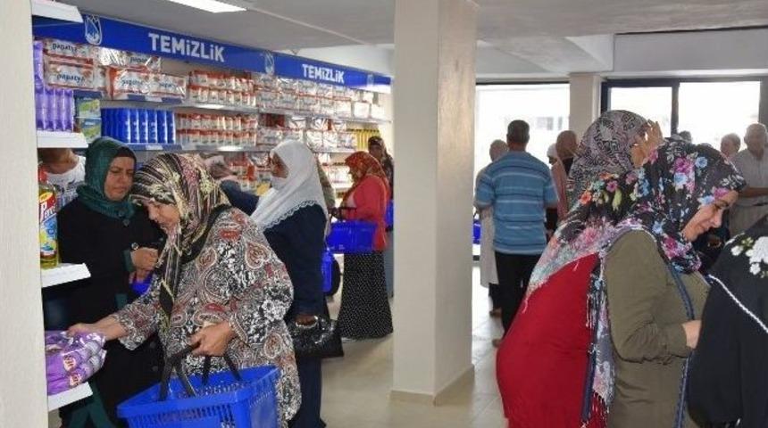 Yunusemre Gıda Bankası&rsquo;nda Alışverişler Başladı