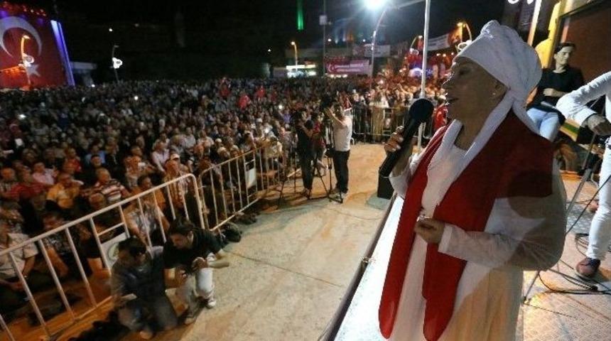 Bolu&rsquo;da Demokrasi N&ouml;betine İki &Uuml;nl&uuml; İsimden Destek