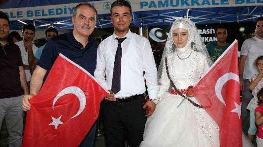 Nikah Masasından &rsquo;demokrasi N&ouml;beti&rsquo;ne