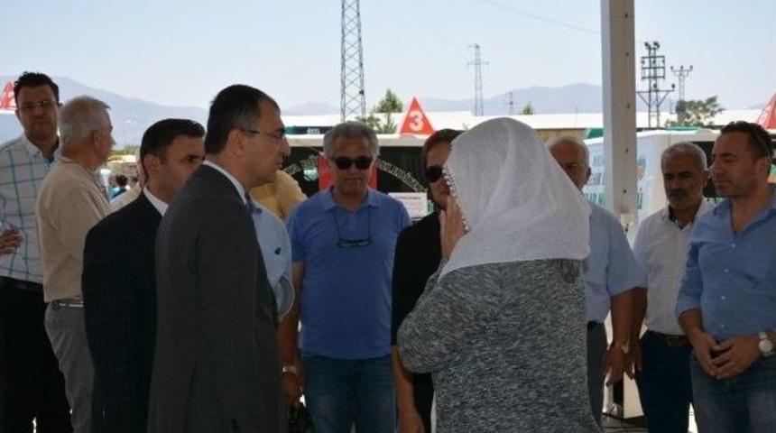 Vali Toprak, Resmiye Sara&ccedil;oğlu&rsquo;nun Cenaze T&ouml;renine Katıldı