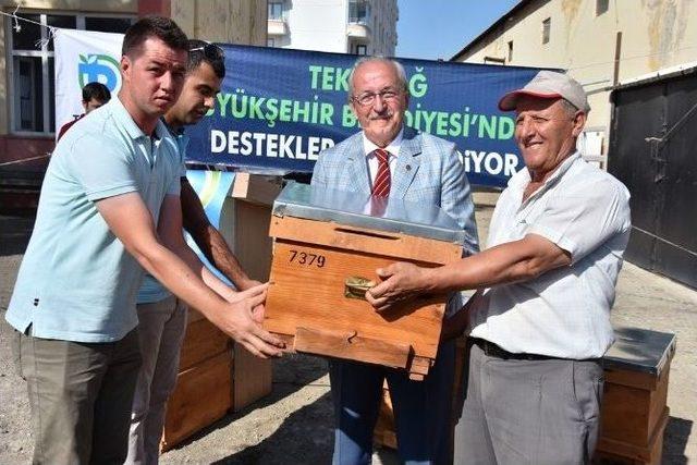 Malkara’da 184 Üreticiye 994 Arı Kovanı Dağıtıldı