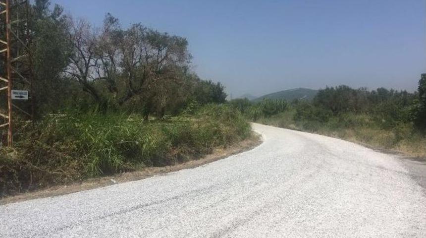 Akhisar&rsquo;ın Yolları B&uuml;y&uuml;kşehirle Yenilendi