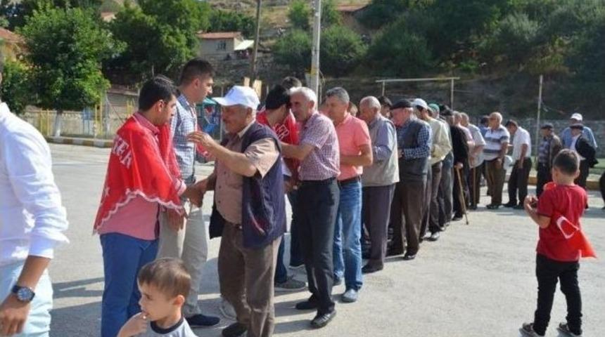 Boz&uuml;y&uuml;k Dodurga Beldesi Gen&ccedil;leri Askere Uğurlandı