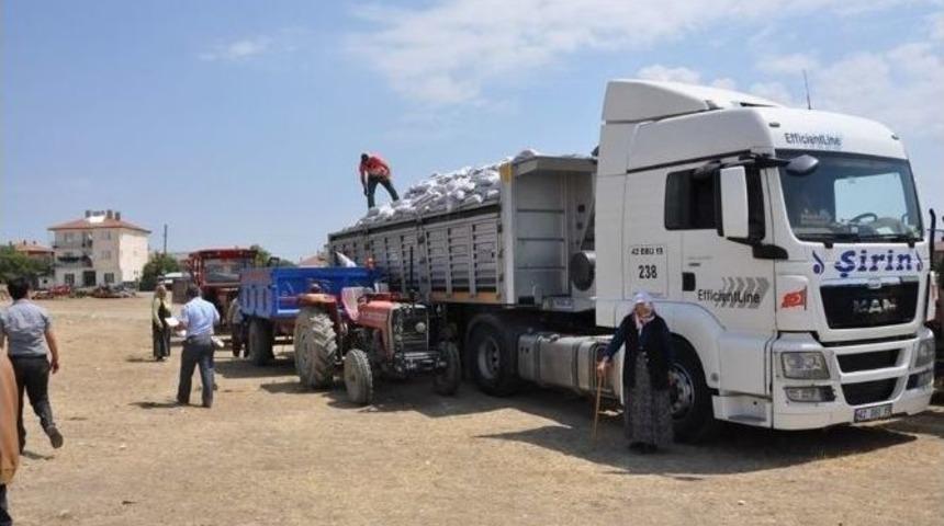 Sandıklı&rsquo;da Bin Aileye K&ouml;m&uuml;r Dağıtıldı