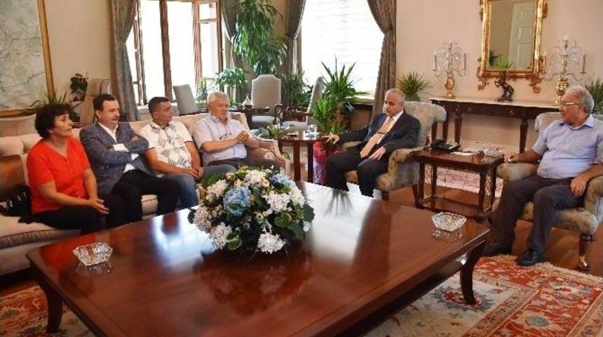 Vali G&uuml;ven&ccedil;er Konuklarını Ağırlıyor